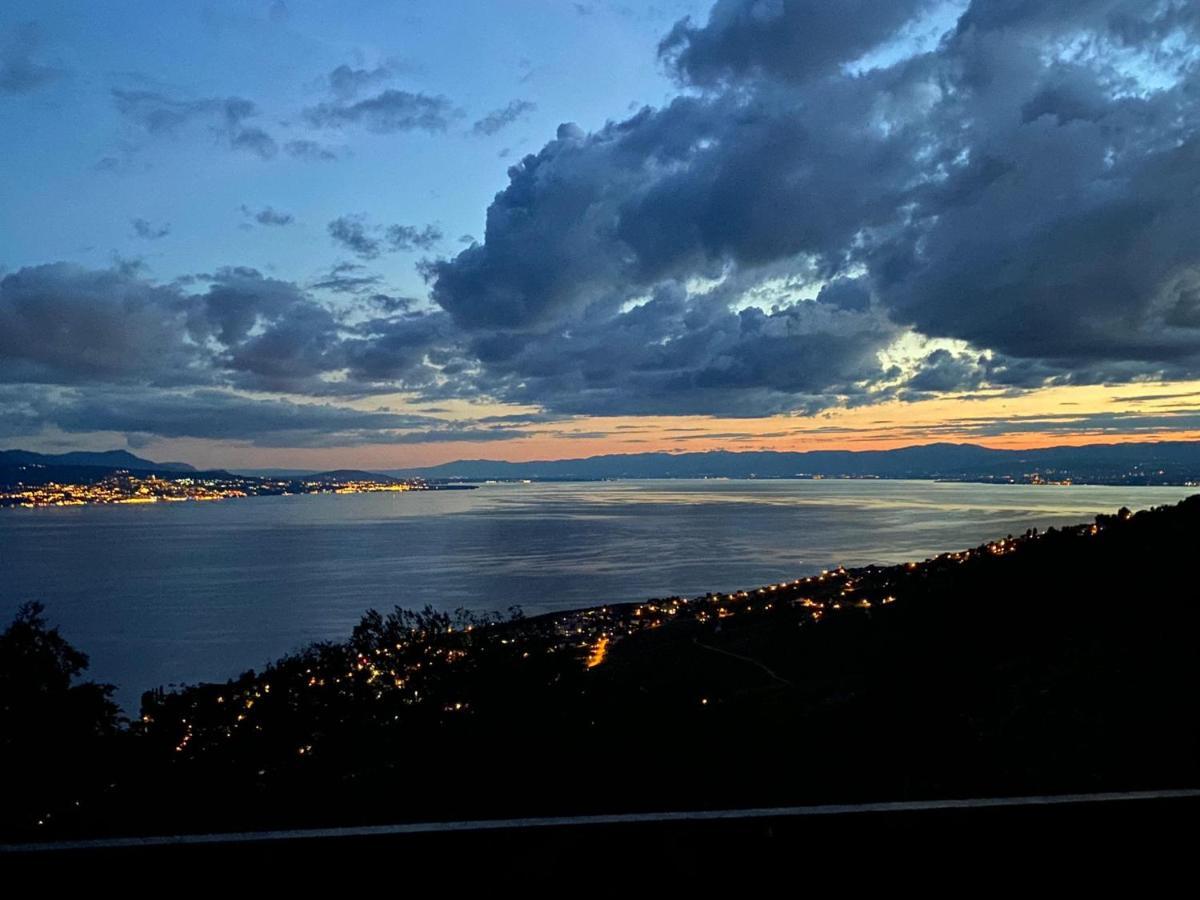 La Favela Hotell Cully Eksteriør bilde